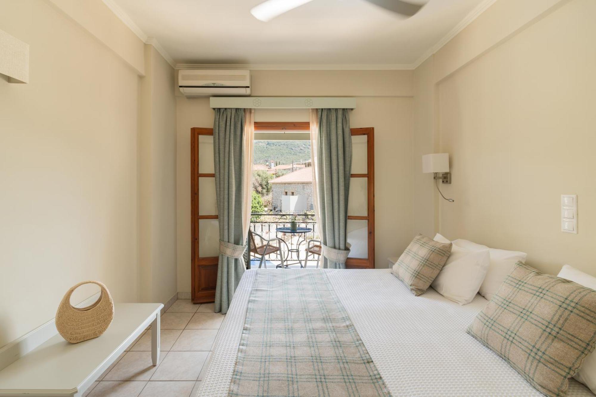 Hotel Liakoto Kardamyli Exterior photo